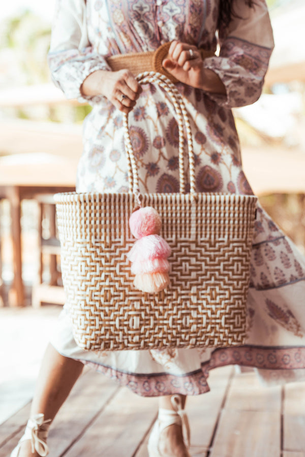 Sconset in Sand Citron Tote – Medium