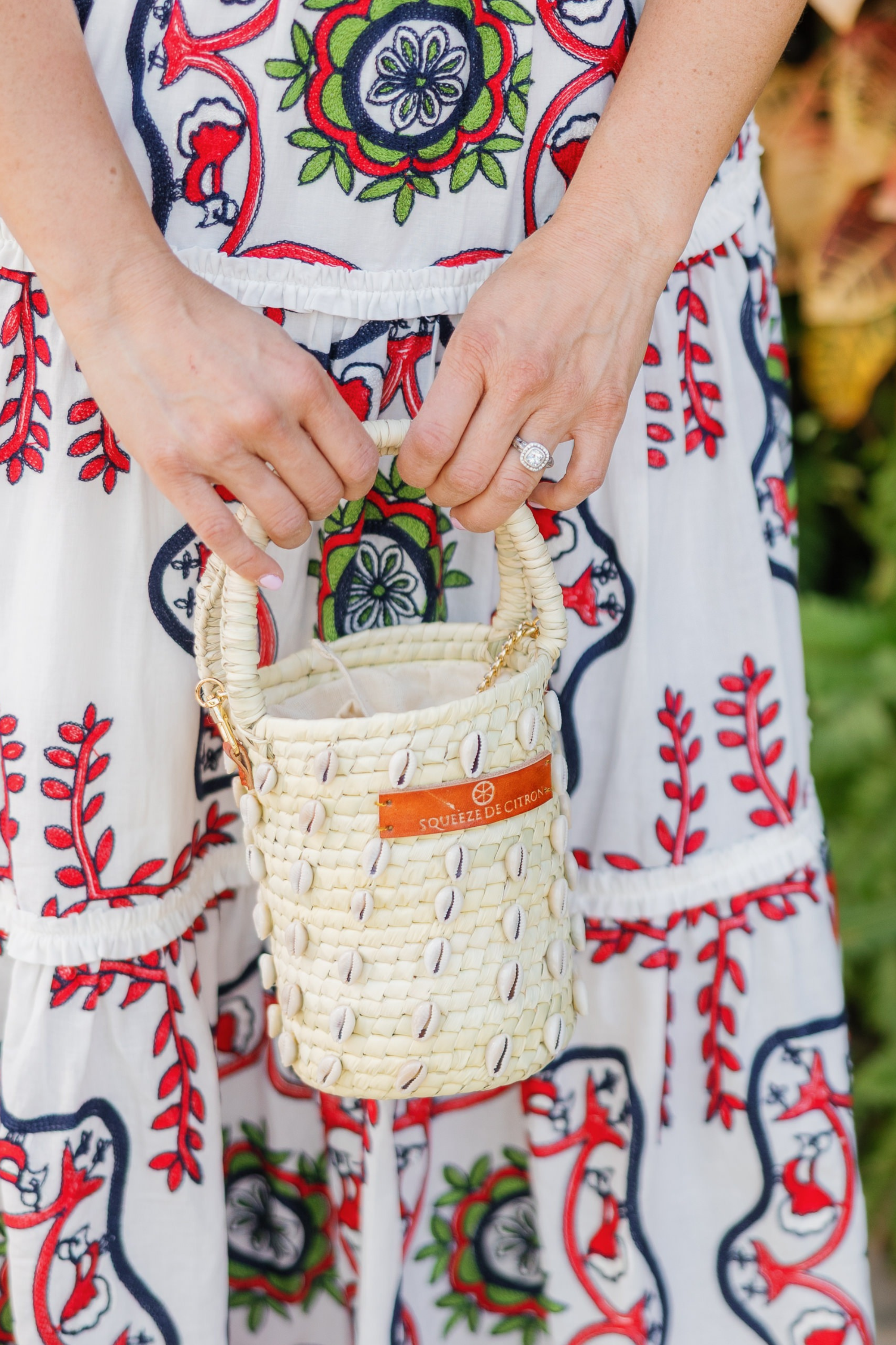 Palm Shell Bucket Tote Citron