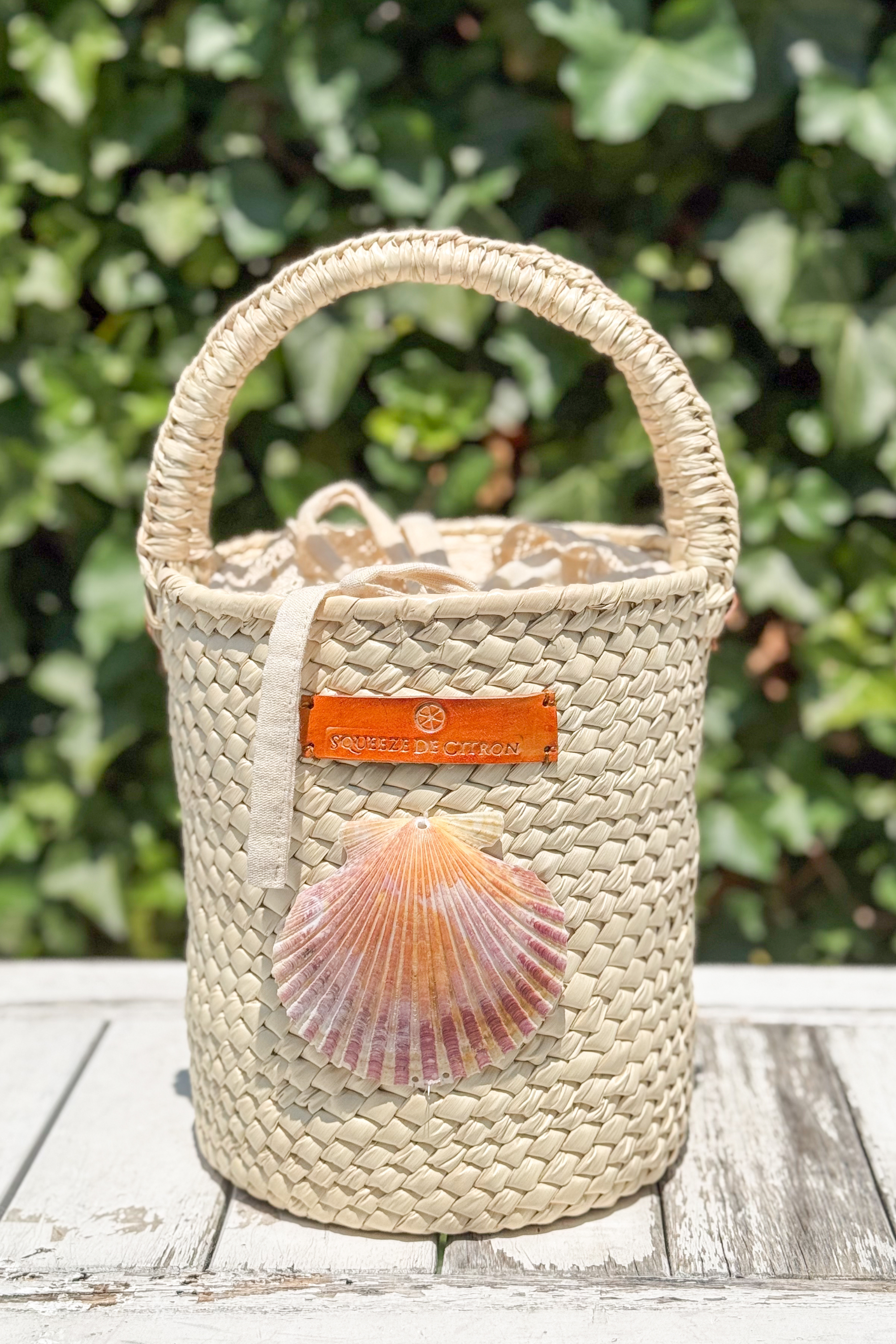 Nantucket Palm Shell Bucket Tote Citron