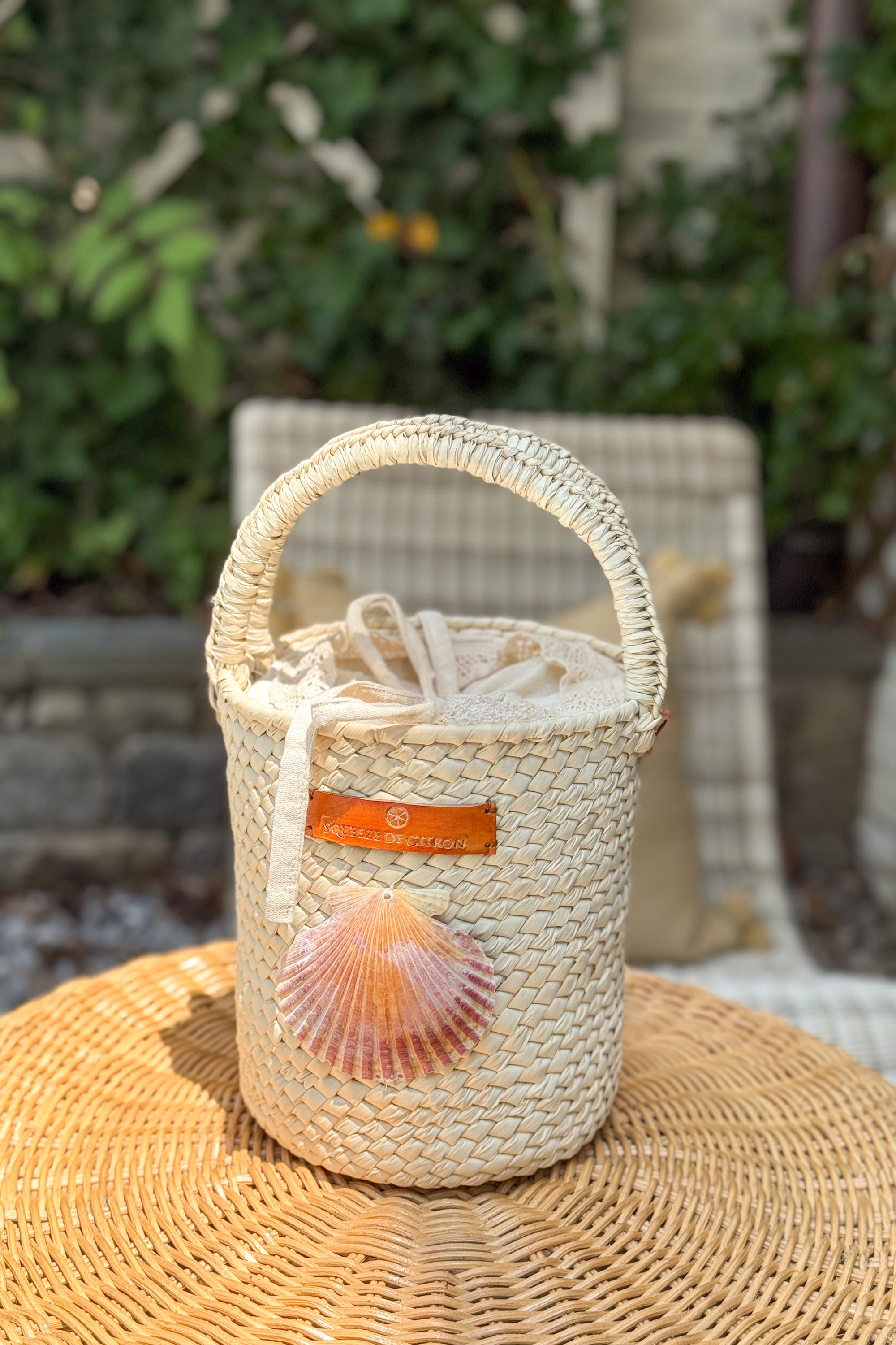 Nantucket Palm Shell Bucket Tote Citron