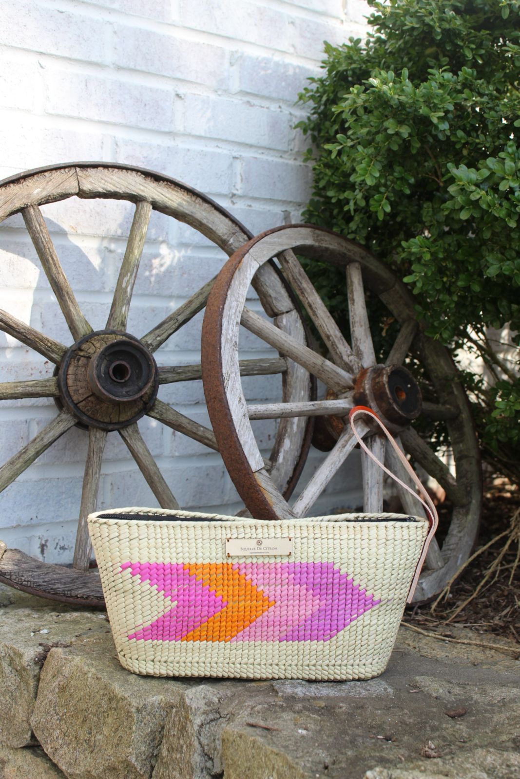 Fine Palm Arrow Clutch in Rose / Mango