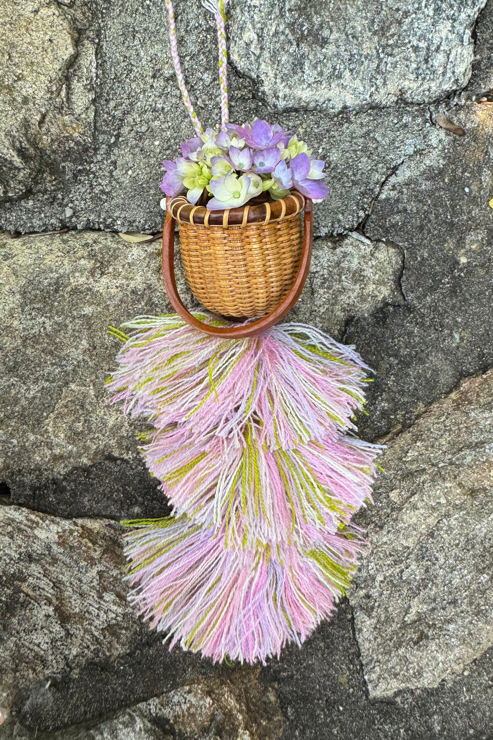 Nantucket Basket Pom
